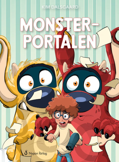 Max står med sina tre monster